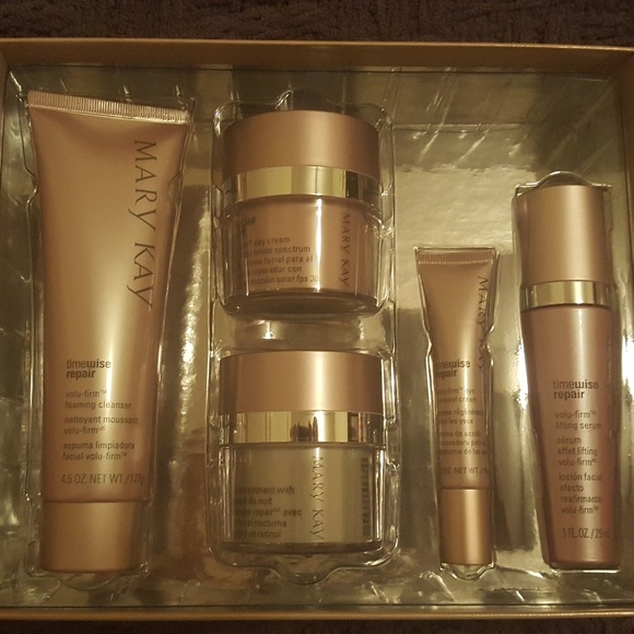 Mary Kay - Picture 2 of 2